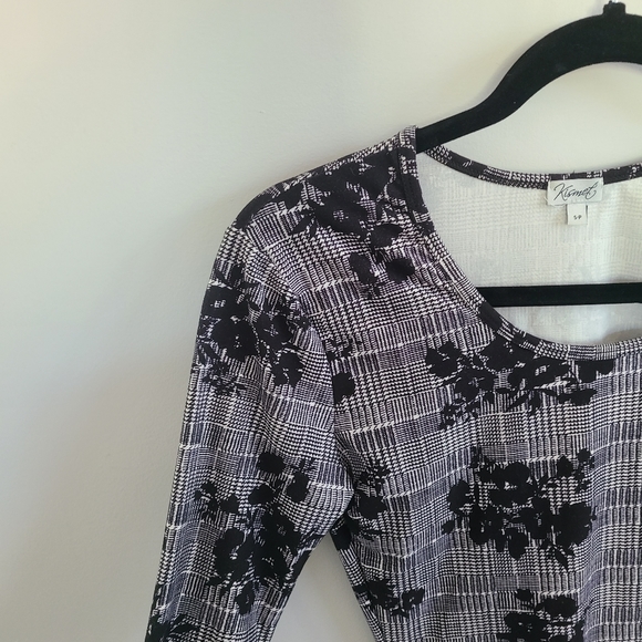Small Long Sleeved Black and White Foral Top - Picture 2 of 6